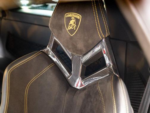 2016 Lamborghini Huracan LP580-2