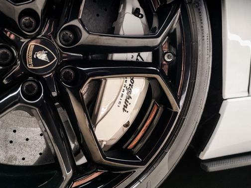 2012 Lamborghini Aventador LP700-4