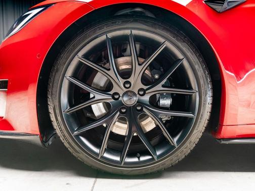 2022 Tesla Model S Plaid