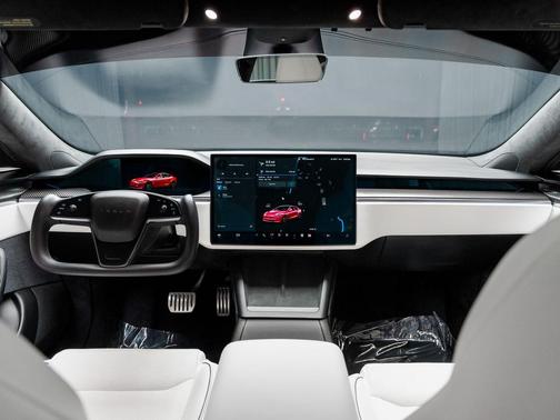 2022 Tesla Model S Plaid