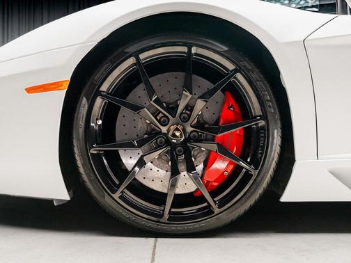 2015 Lamborghini Aventador LP700-4