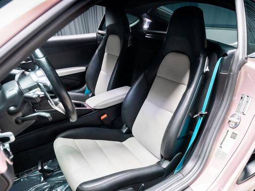 2022 Porsche 718 Cayman S