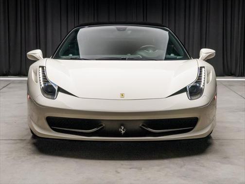2010 Ferrari 458 Italia Base