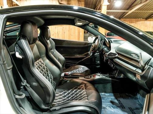 2010 Ferrari 458 Italia Base