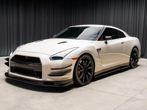 2014 Nissan GT-R Premium
