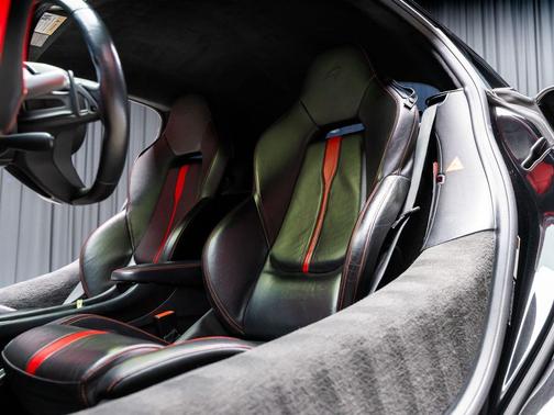 Black 2019 McLaren 570S Base