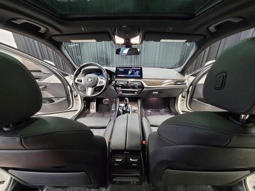 2021 BMW 540 540i