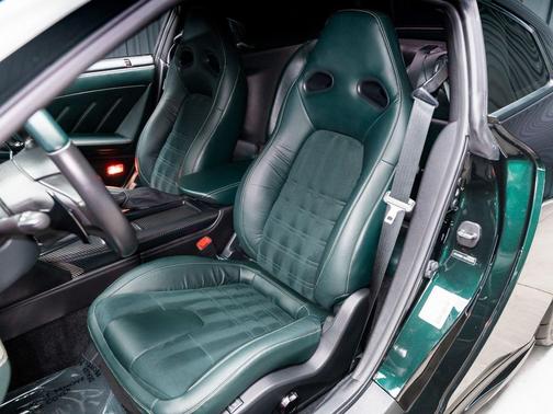 2021 Nissan GT-R T-spec Dual-clutch 6-Speed Transmission