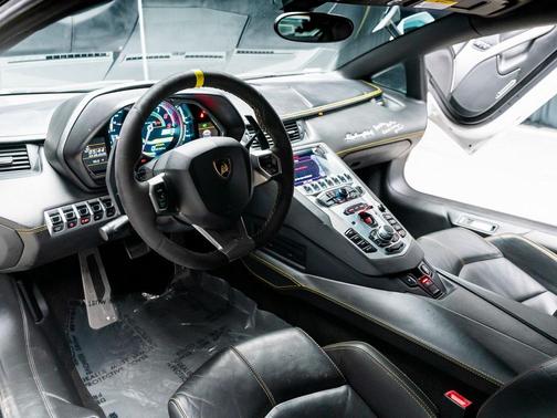 2013 Lamborghini Aventador LP700-4