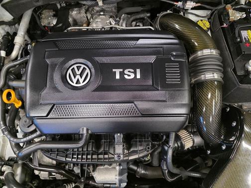 White Silver 2018 Volkswagen Golf GTI 2.0T S 4-Door