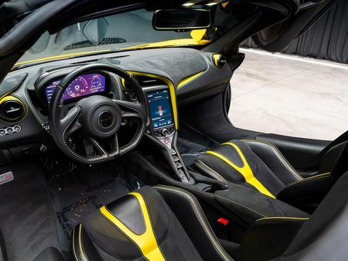 2018 McLaren 720S Base