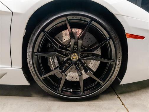 2013 Lamborghini Aventador LP700-4