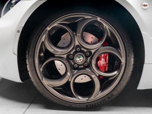 2015 Alfa Romeo 4C Base