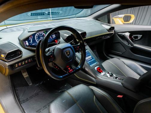 2022 Lamborghini Huracan EVO Coupe RWD