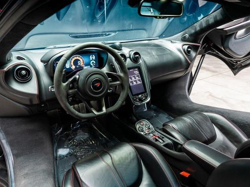 2018 McLaren 570GT Base