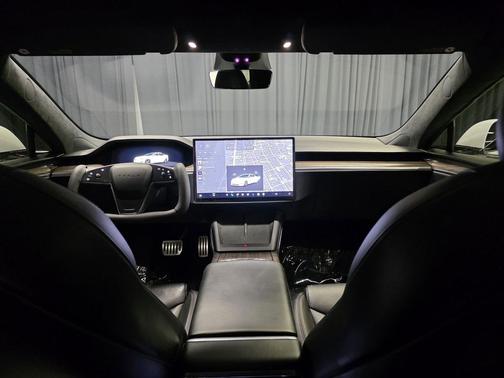 2022 Tesla Model S Base