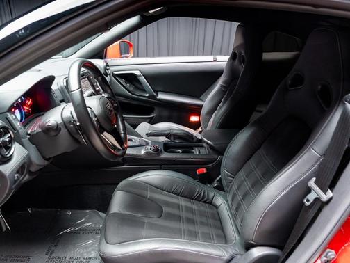 2023 Nissan GT-R Premium Dual-clutch 6-Speed Transmission