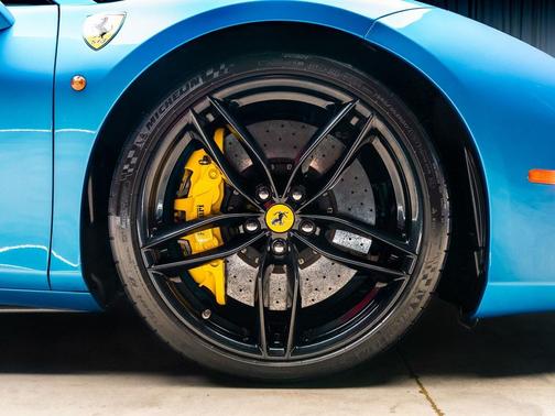 2016 Ferrari 488 Spider Base