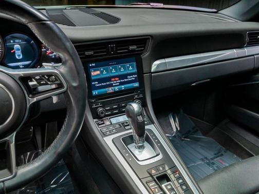 2018 Porsche 911 Carrera 4S