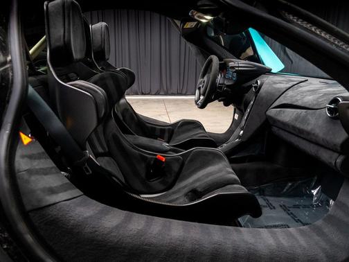 2024 McLaren 750S Coupe