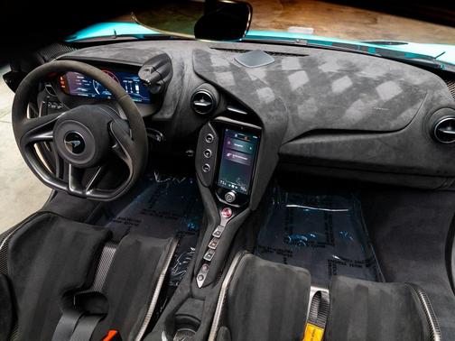 2024 McLaren 750S Coupe