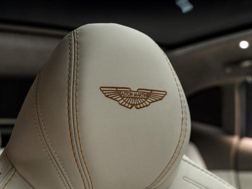 2021 Aston Martin DBX Base