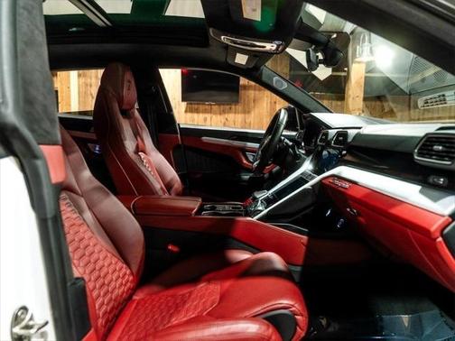 2020 Lamborghini Urus 4dr SUV