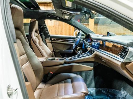 2018 Porsche Panamera Turbo