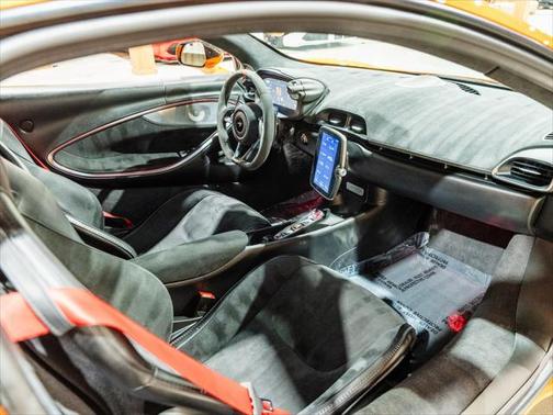 2023 McLaren Artura Performance