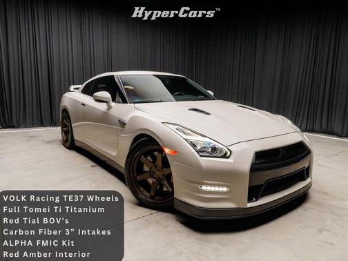 2016 Nissan GT-R Premium