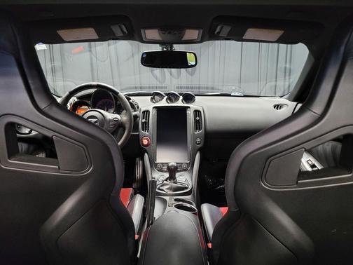 2017 Nissan 370Z NISMO