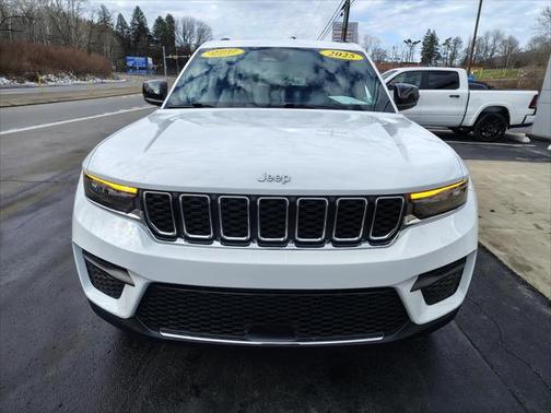 2025 Jeep Grand Cherokee Laredo X 4x4