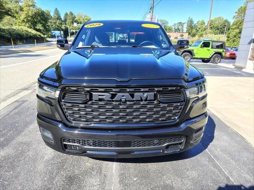 2025 RAM 1500 Big Horn Crew Cab 4x4 64' Box