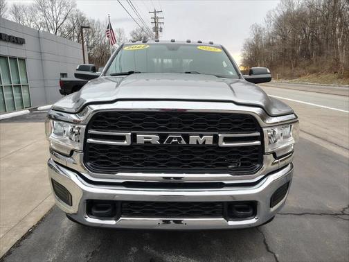 2022 RAM 3500 Tradesman Crew Cab 4x4 8 Box