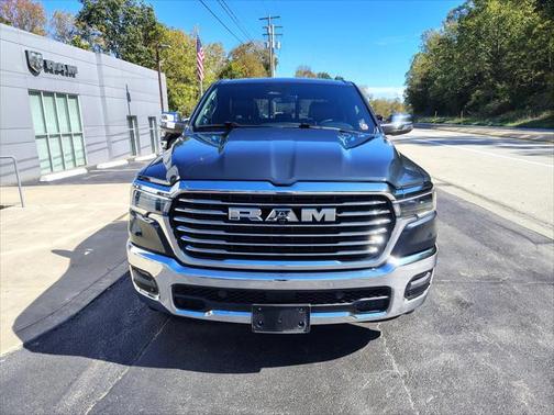2025 RAM 1500 Laramie Crew Cab 4x4 57' Box
