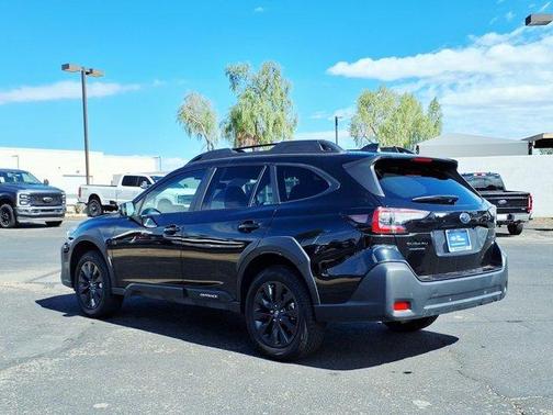 Crystal Black Silica 2025 Subaru Outback Onyx Edition