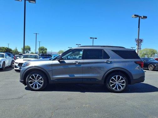 Carbonized Gray 2025 Ford Explorer ST-Line