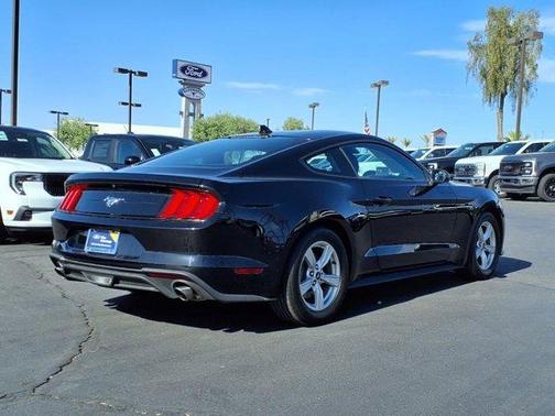 2022 Ford Mustang EcoBoost