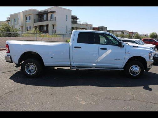 Bright White Clearcoat 2024 RAM 3500 Big Horn