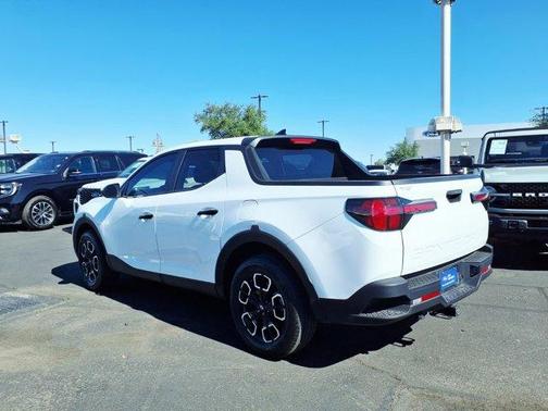 Ice White 2022 Hyundai SANTA CRUZ 2.5L SEL
