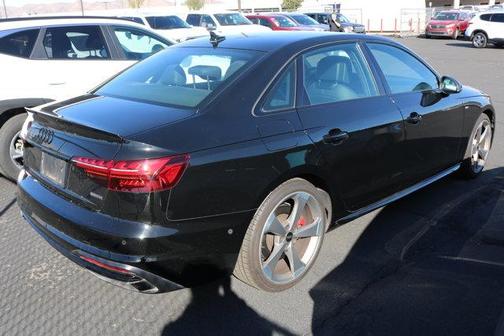 2023 Audi A4 45 S line Prestige