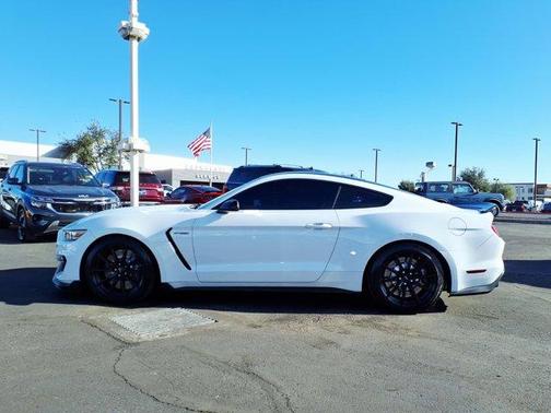 2017 Ford Shelby GT350 Base