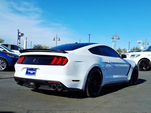 2017 Ford Shelby GT350 Base