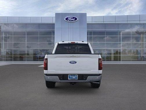Oxford White 2025 Ford F-150 XLT