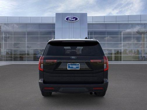 Agate Black Metallic 2026 Ford Expedition Tremor