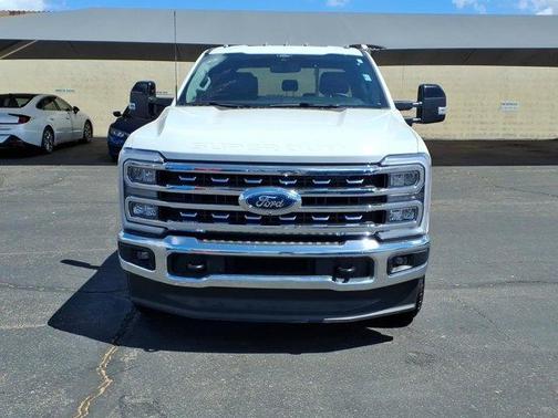 White 2025 Ford F-350 Lariat Super Duty