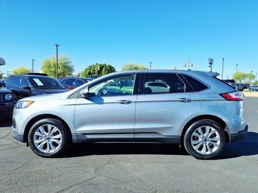 Silver 2022 Ford Edge Titanium