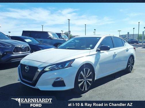 White 2019 Nissan Altima 2.5 SR