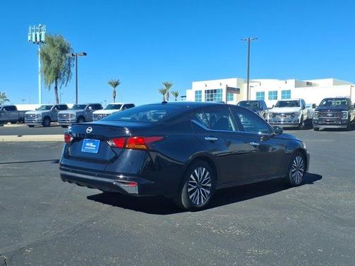 Super Black 2025 Nissan Altima SV