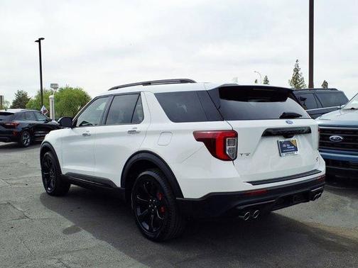 Star White 2022 Ford Explorer ST